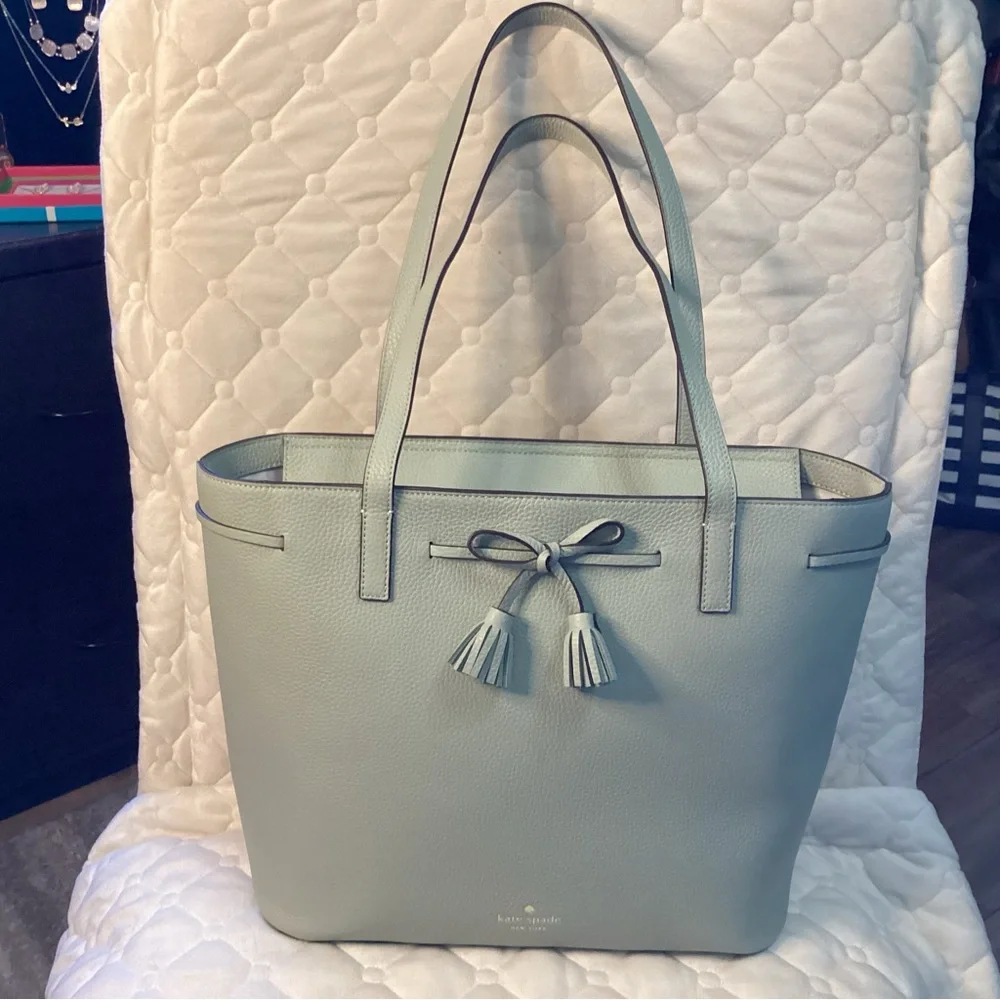 Kate Spade NWT sea foam green pebbled leather tote with bow tie tassel on front - Picture 1 of 15
